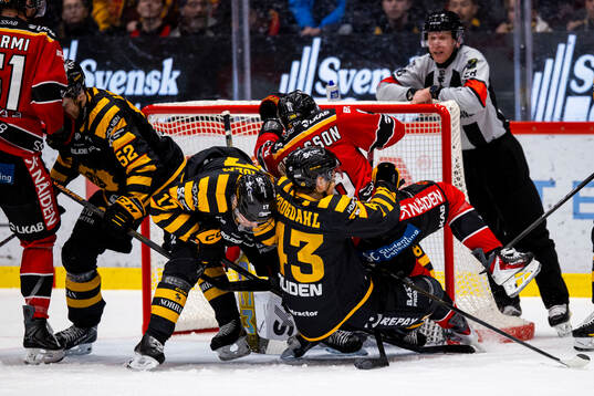 Skellefteås Max Krogdahl och Luleås Pontus Andreasson i