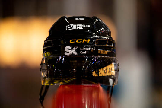 Skellefteåhjälm innan ishockeymatchen i SHL mellan