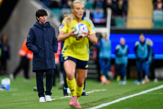 Head coach Montserrat Tomé of Spain