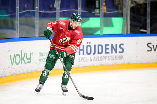 Färjestads Per Åslund bär en Kils AIK tröja