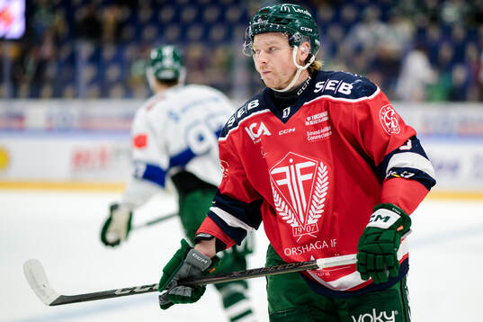Färjestads Oskar Steen bär en Forshaga IF tröja