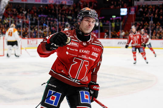 Örebros David Quenneville jublar