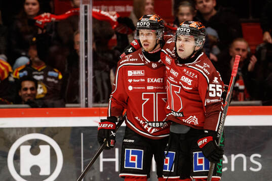 Örebros Kalle Kossila och David Quenneville jublar