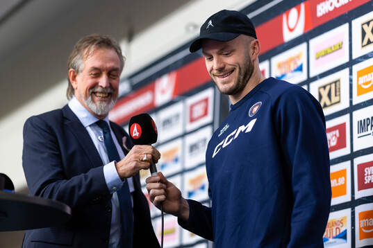 TV4 kommentator Åke Unger och Växjös Brogan Rafferty