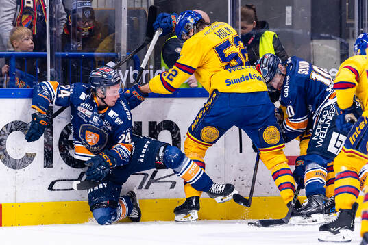 Växjös Karl Henriksson och Djurgårdens Philip Holm
