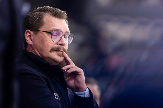 Växjös tränare Björn Hellkvist deppar