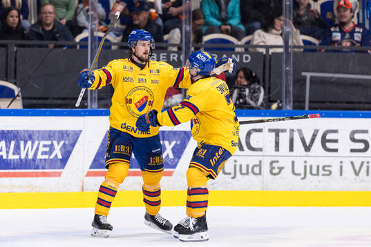 Djurgårdens Philip Holm och Joseph Snively jublar