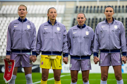 Ada Hegerberg, goalkeeper Cecilie Hauståker Fiskerstrand,