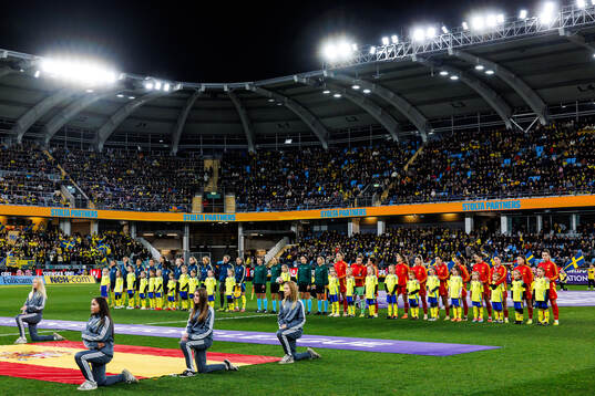 Players of Sweden and of Spain