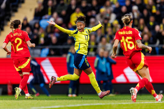 Felicia Schröder of Sweden reacts