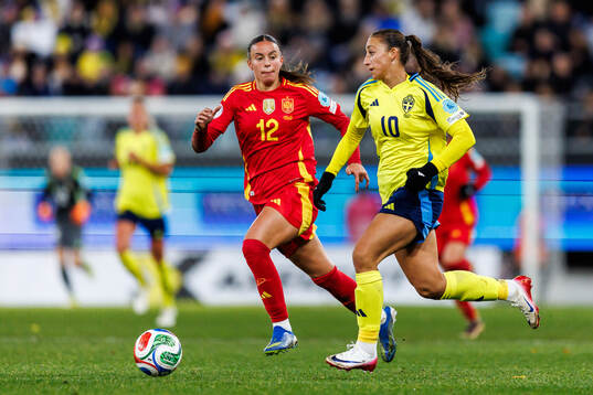 Clara Serrajordi of Spain and Rosa Kafaji of Sweden