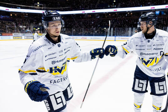 HV71s Aleksi Heponiemi jublar