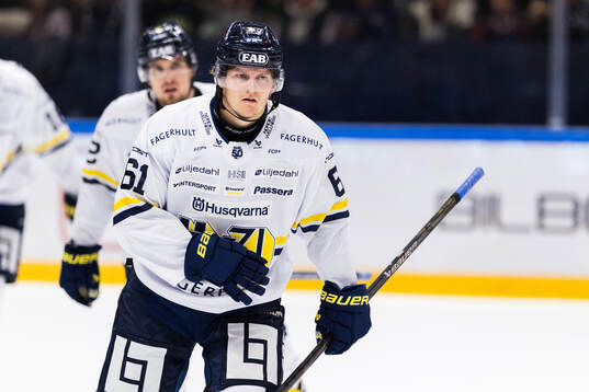 HV71s Axel Rindell jublar