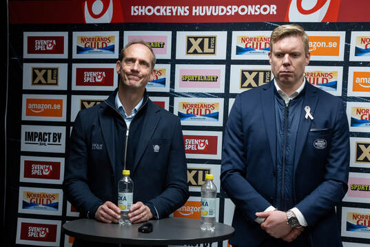Linköpings tränare Mikael Håkanson och HV71s tränare