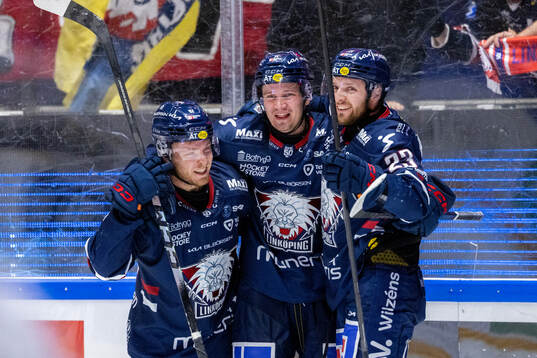 Linköpings Zion Nybeck jublar med Eskild Bakke Olsen och