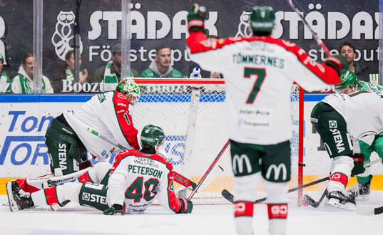 Frölundas målvakt Lars Johansson och Jacob Peterson