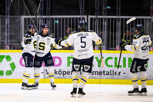 Södertäljes William Wiå jublar
