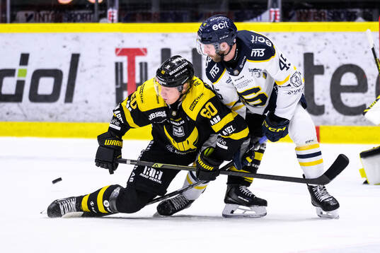 Västerås Niclas Lundgren och Södertäljes Sebastian Dyk