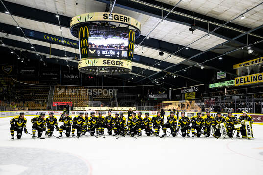 Västerås spelare jublar