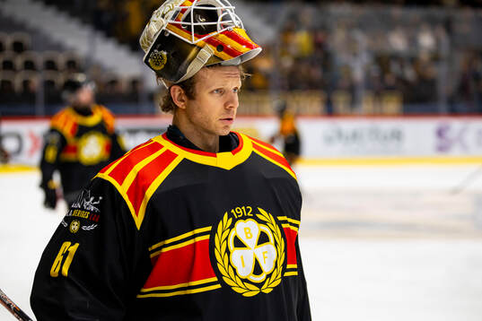 Brynäs målvakt Collin Delia innan ishockeymatchen i SHL
