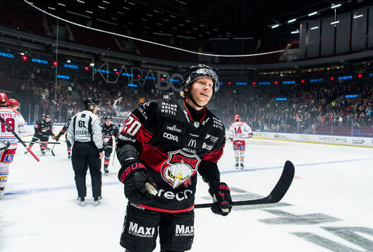 Malmö Redhawks Thomas Berg Paulsen jublar