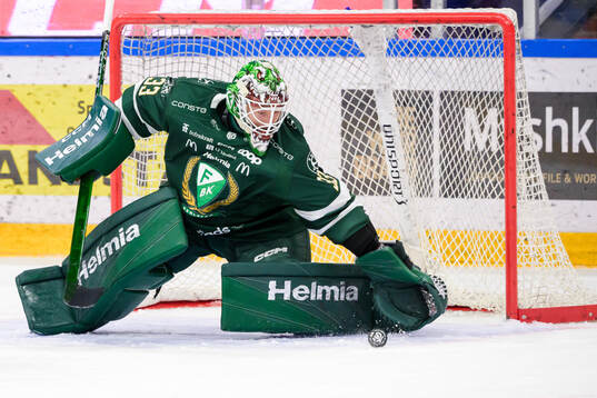 Färjestads målvakt Emil Larmi