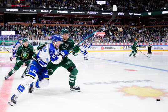 Leksands Anton Johansson och Färjestads Filip Roos