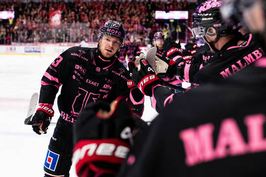 Örebros Christopher Mastomäki jublar