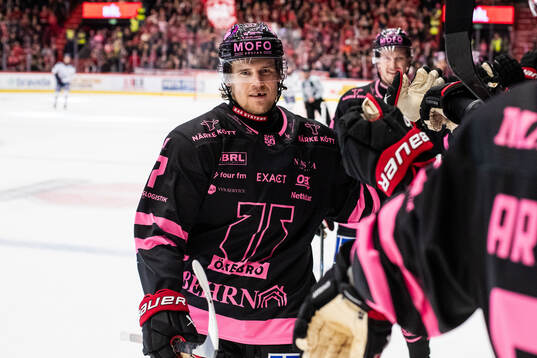Örebros William Wikman jublar