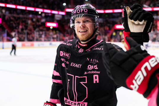 Örebros Christopher Mastomäki jublar