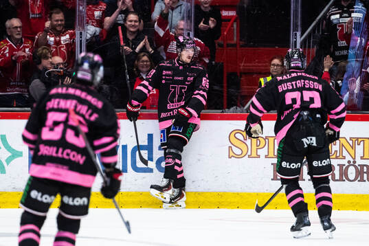 Örebros Patrik Karlkvist jublar