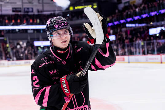 Örebros Noah Steen jublar
