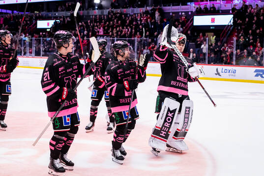 Örebros Patrik Puistola, Teemu Turunen och målvakt Jonas
