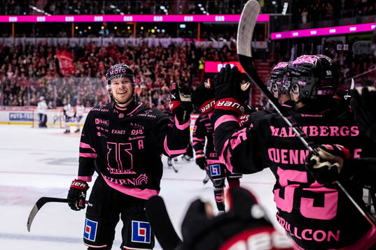 Örebros Christopher Mastomäki jublar vid 4-0