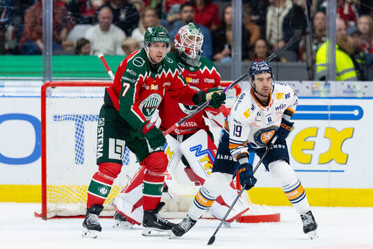 Frölundas målvakt Tobias Normann och Henrik Tömmernes