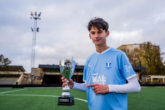 Malmö FFs Benjamin Sacirovic jublar