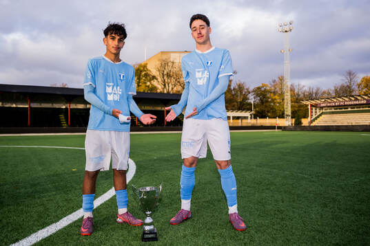 Malmö FFs Amir Osman och Daniel Dragicevic jublar