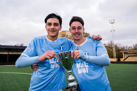 Malmö FFs Victor Voin och Daniel Dragicevic jublar