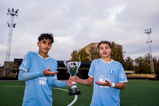 Malmö FFs Maarrouf Yahya Abdou och Amir Osman jublar