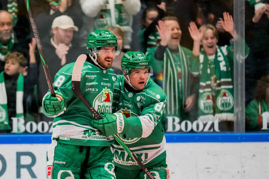 Rögles Dennis Everberg och Karson Kuhlman jublar
