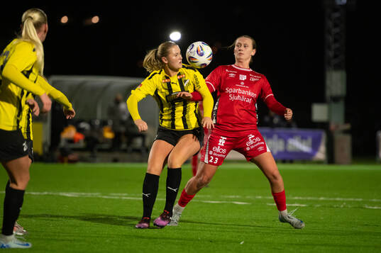 Häckens Evelina Egenwall och Elfsborgs Ellen Nilsson