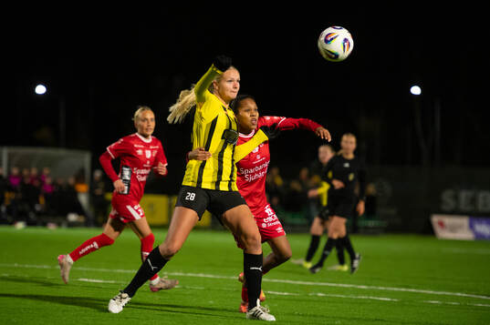 Häckens Amilia Aurelius och Elfsborgs Vanessa Lopez