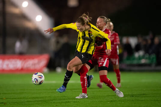 Häckens Tora Lindskog och Elfsborgs Hanna Gunnarsson