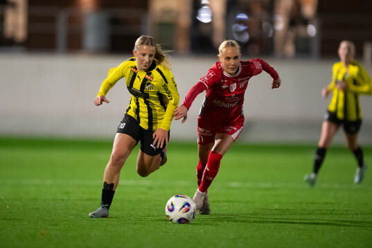 Häckens Emilia Migas och Elfsborgs Tea Skoglund