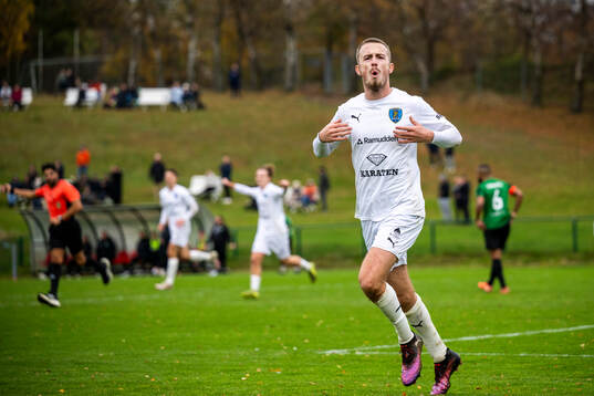 Staffanstorps Uniteds Tarik Fetahovic jublar