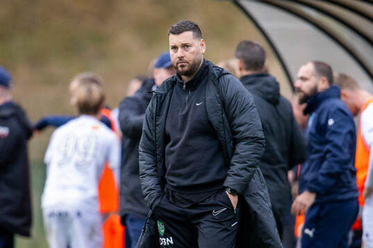 Högaborgs tränare Daniel Bennassar Nilsson deppar