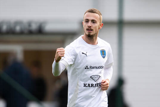 Staffanstorps Uniteds Tarik Fetahovic jublar
