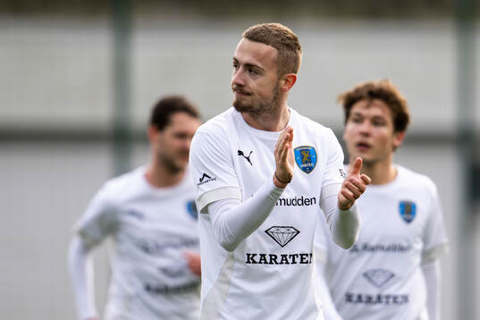 Staffanstorps Uniteds Tarik Fetahovic jublar