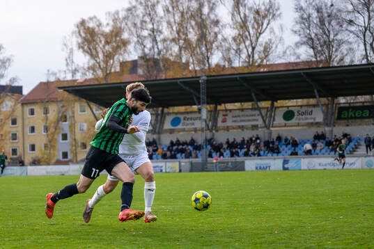 Högaborgs Adham Hazime och Staffanstorps Uniteds Sebastian
