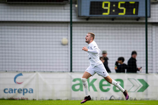 Staffanstorps Uniteds Tarik Fetahovic jublar